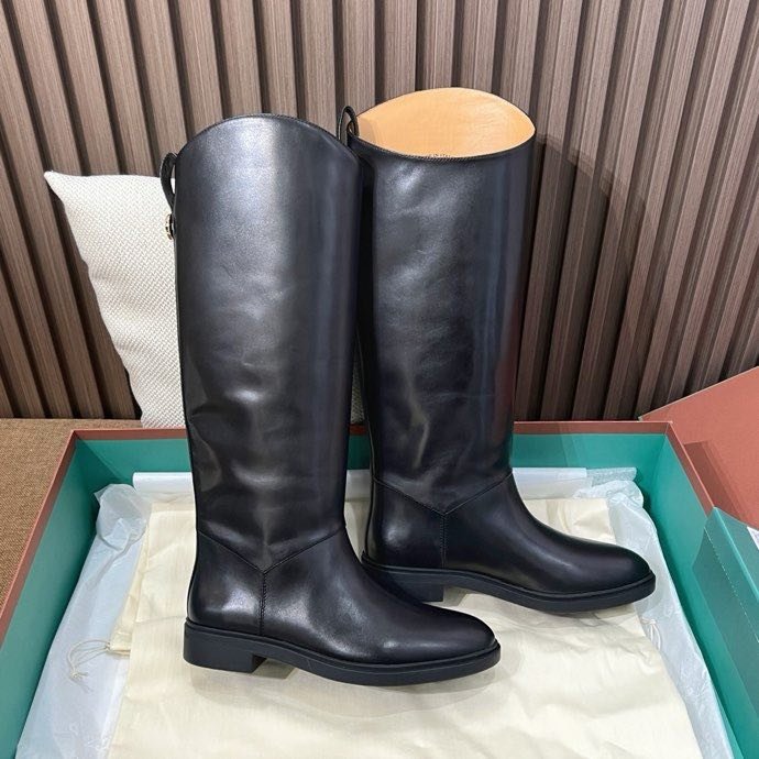 Чоботи шкіряні жіночі