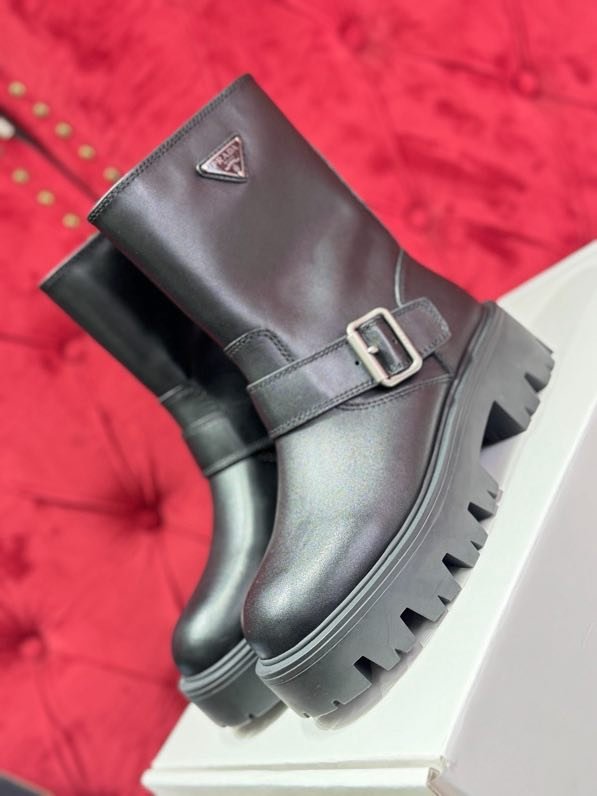 Чоботи шкіряні жіночі