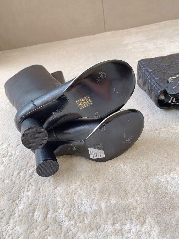 Чоботи шкіряні жіночі фото 5