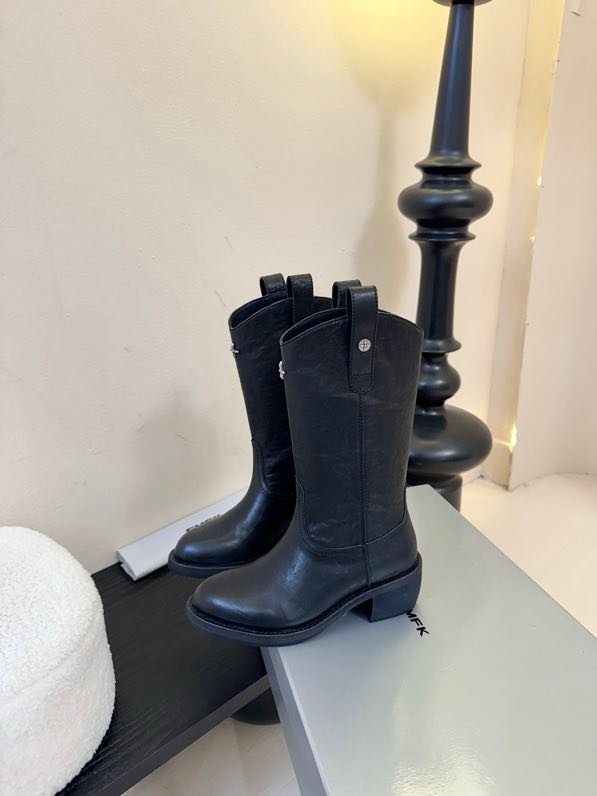 Boots leather women's фото 6