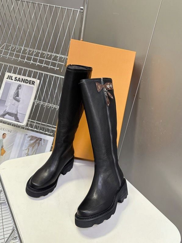 Boots leather women's фото 6