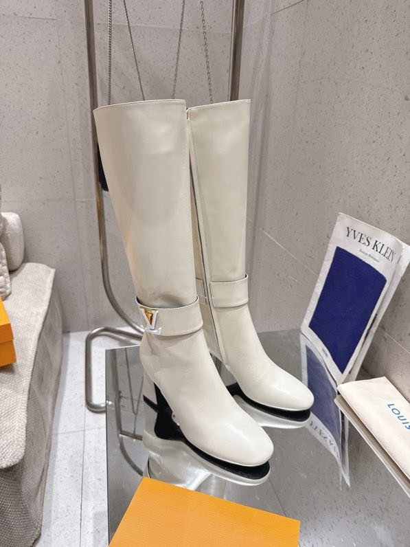 Boots leather women's фото 6