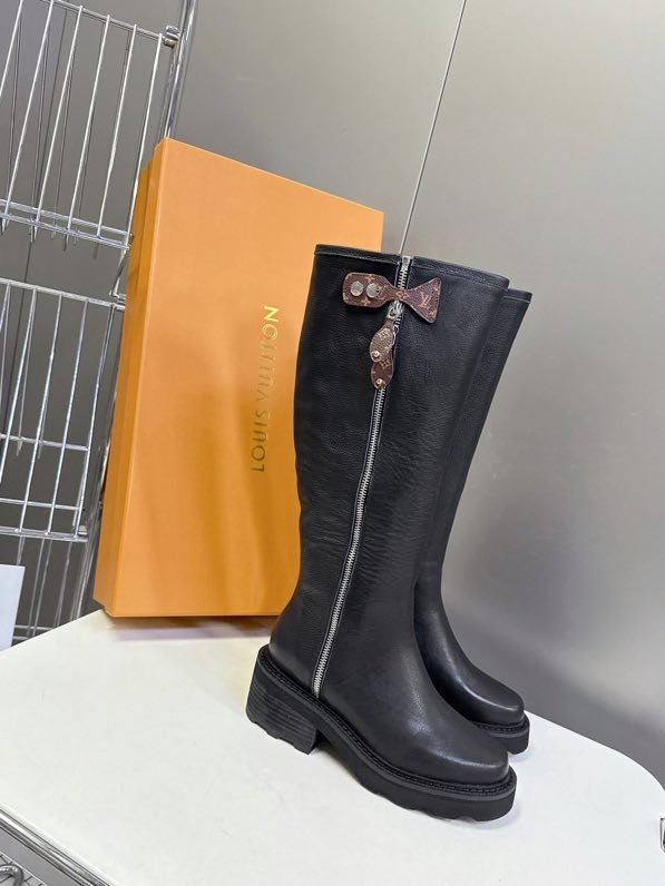 Boots leather women's фото 7