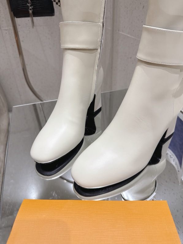 Boots leather women's фото 7