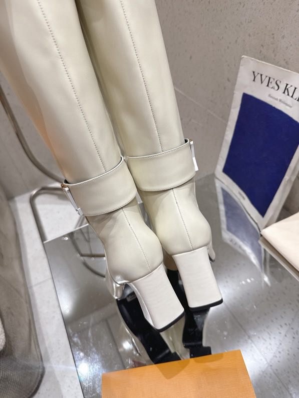 Boots leather women's фото 8