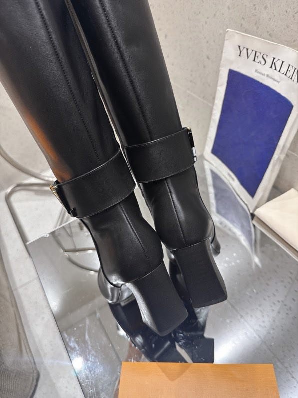 Boots leather women's фото 8