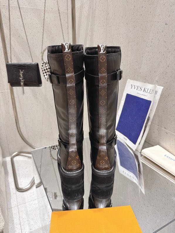 Boots leather women's фото 9