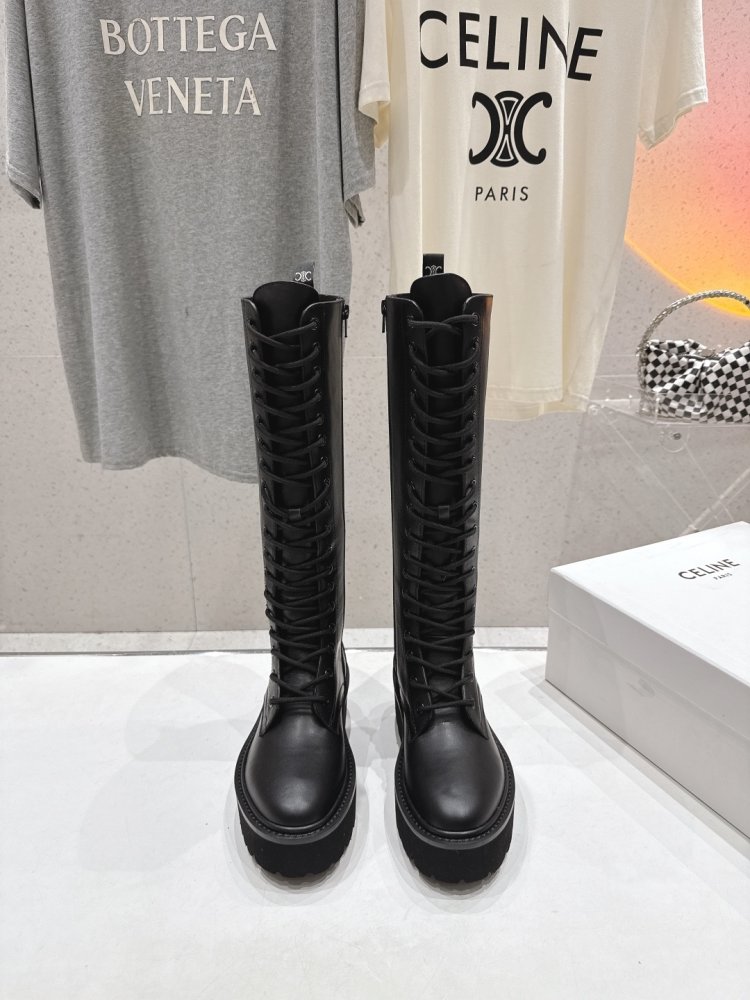 Чоботи на шнурівці в британському стилі