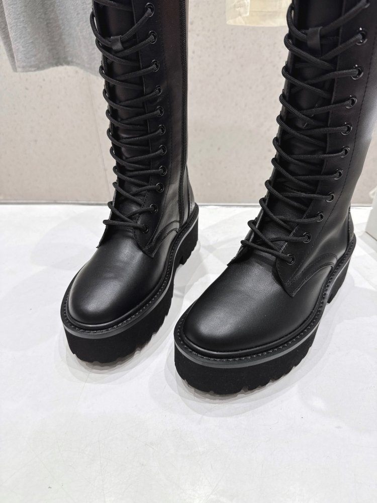 Чоботи на шнурівці в британському стилі фото 6
