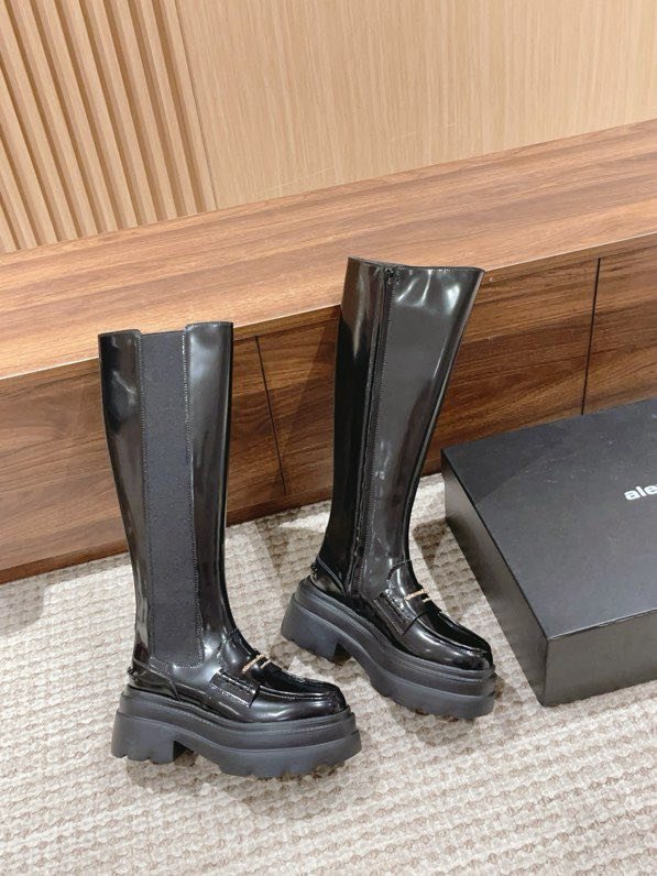 Сапоги на высокой подошве