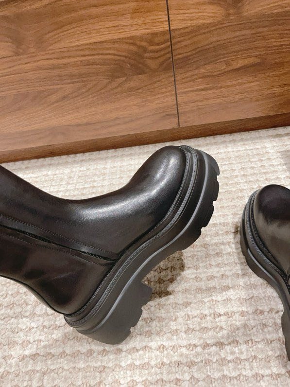 Чоботи на високою підошві фото 2