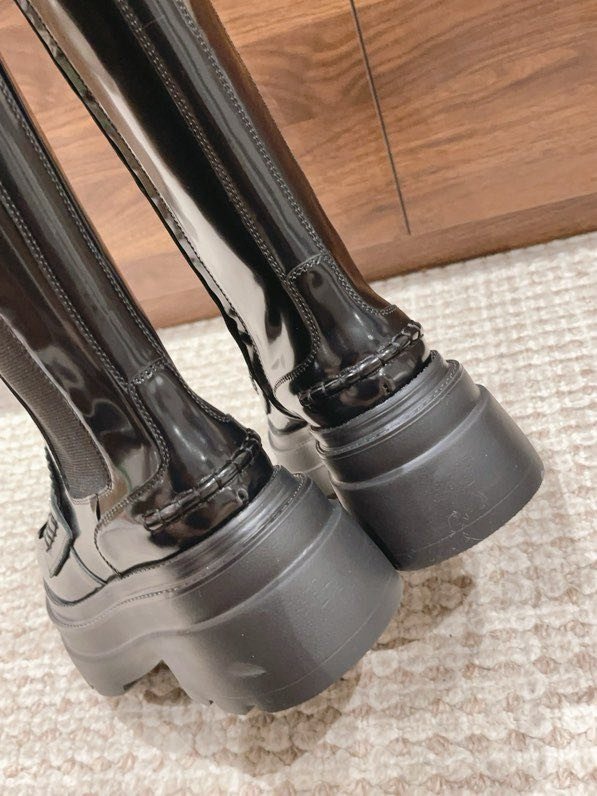 Сапоги на высокой подошве фото 6