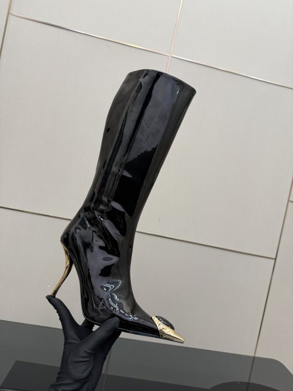 Чоботи на високому підборах з металевим носком