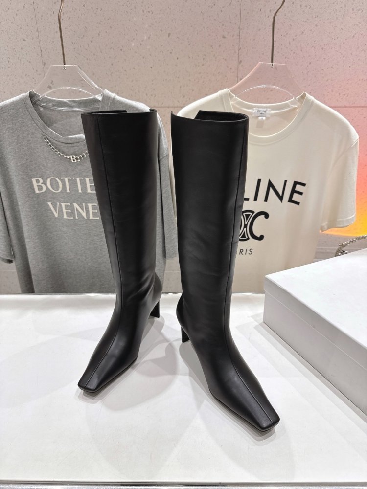 Boots on high heel фото 2