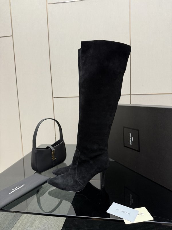 Чоботи на високому підборах фото 3