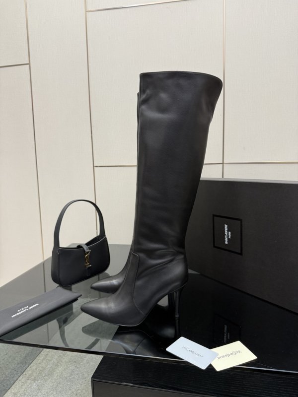 Чоботи на високому підборах фото 3