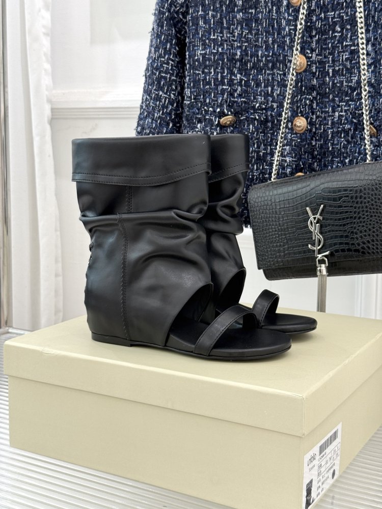 Boots from open nose