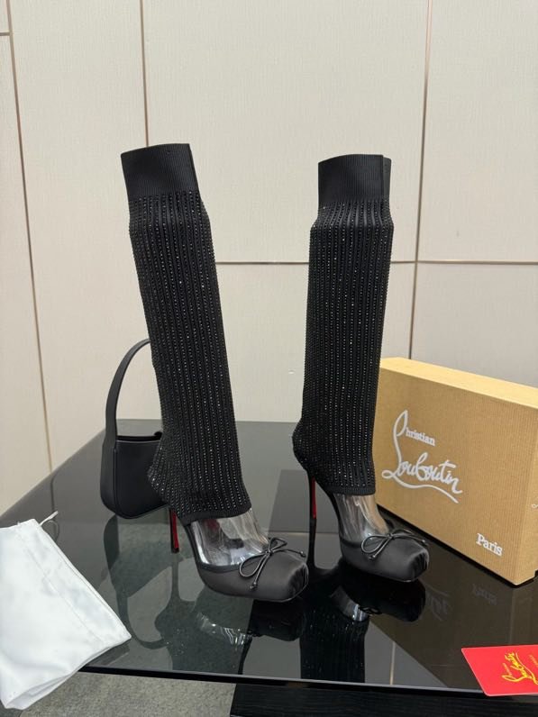 Сапоги с вязаным верхом на высоком каблуке