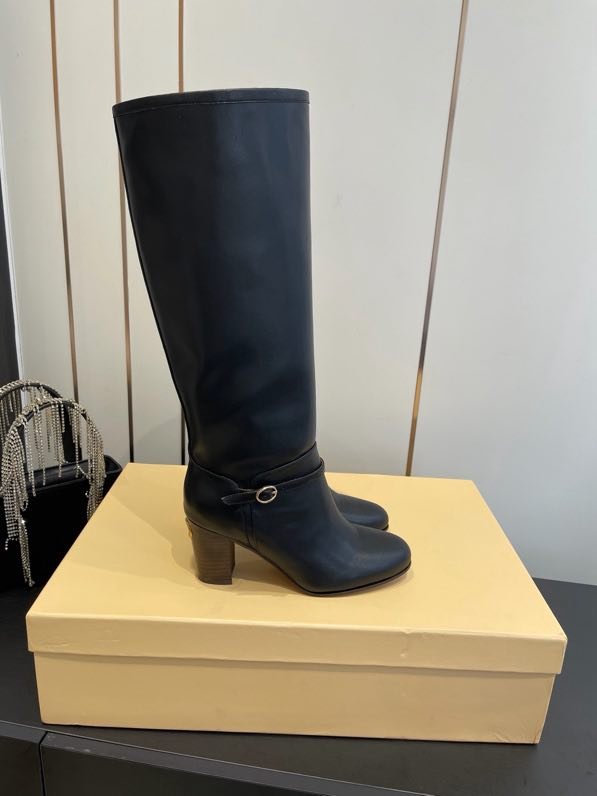 Сапоги высокие кожаные женские