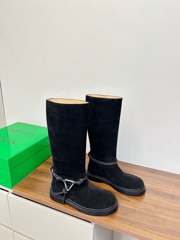 Чоботи замшеві жіночі
