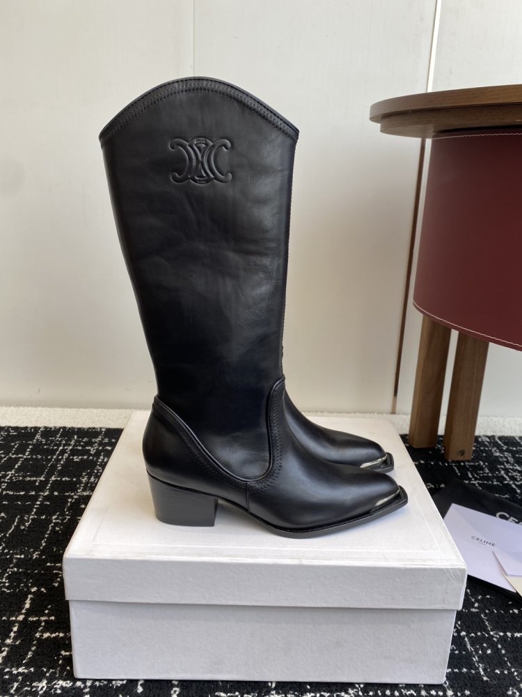 Сапоги женские кожаные на массивном каблуке с острым носком