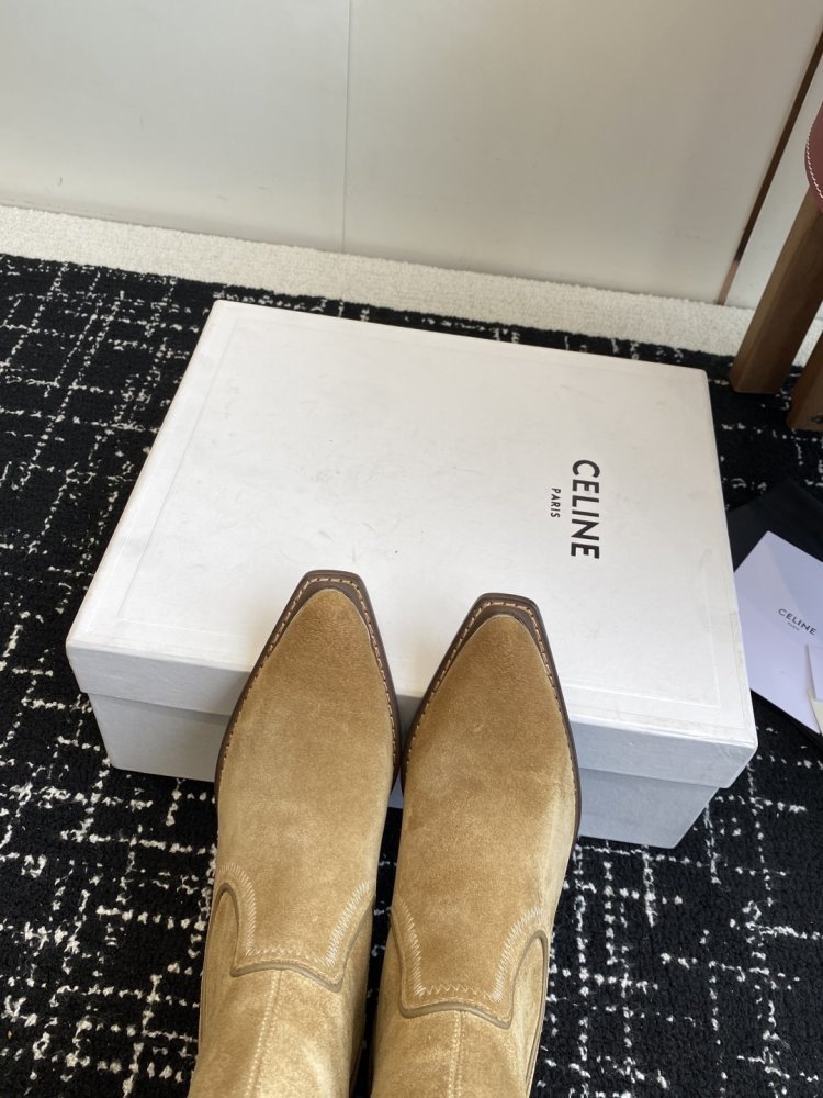 Сапоги женские кожаные на массивном каблуке с острым носком фото 7