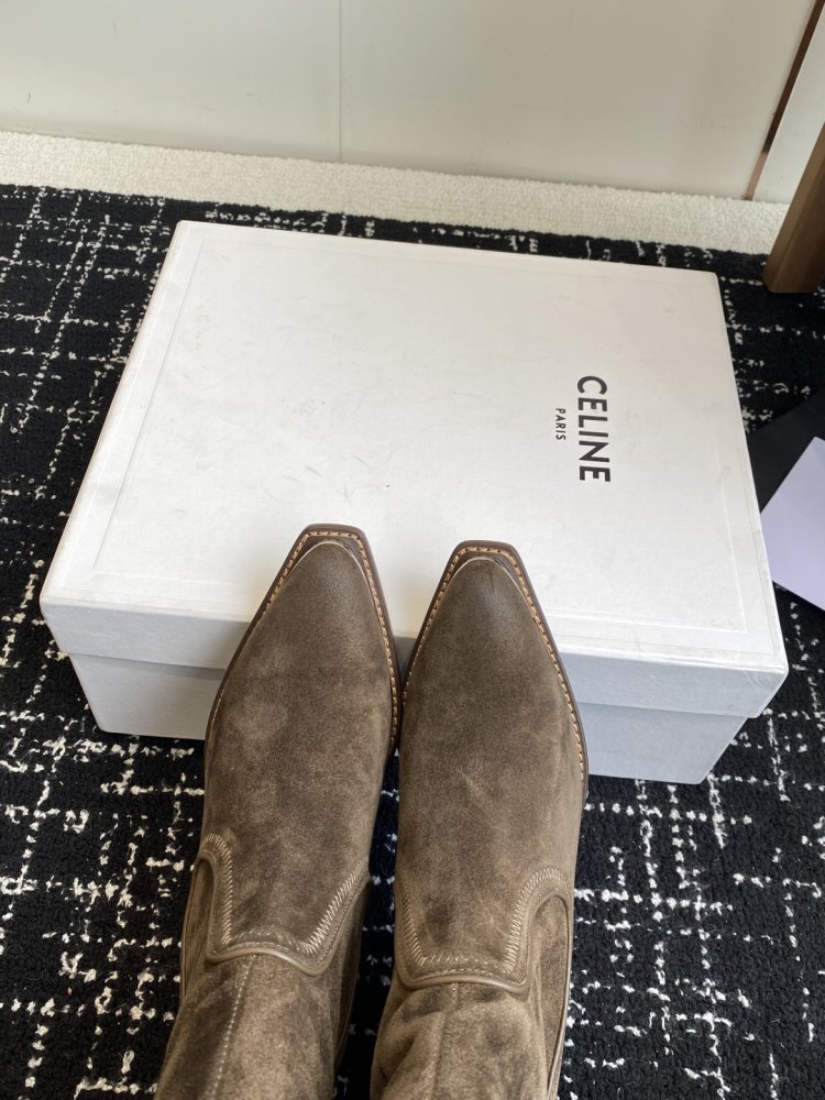 Сапоги женские кожаные на массивном каблуке с острым носком фото 7