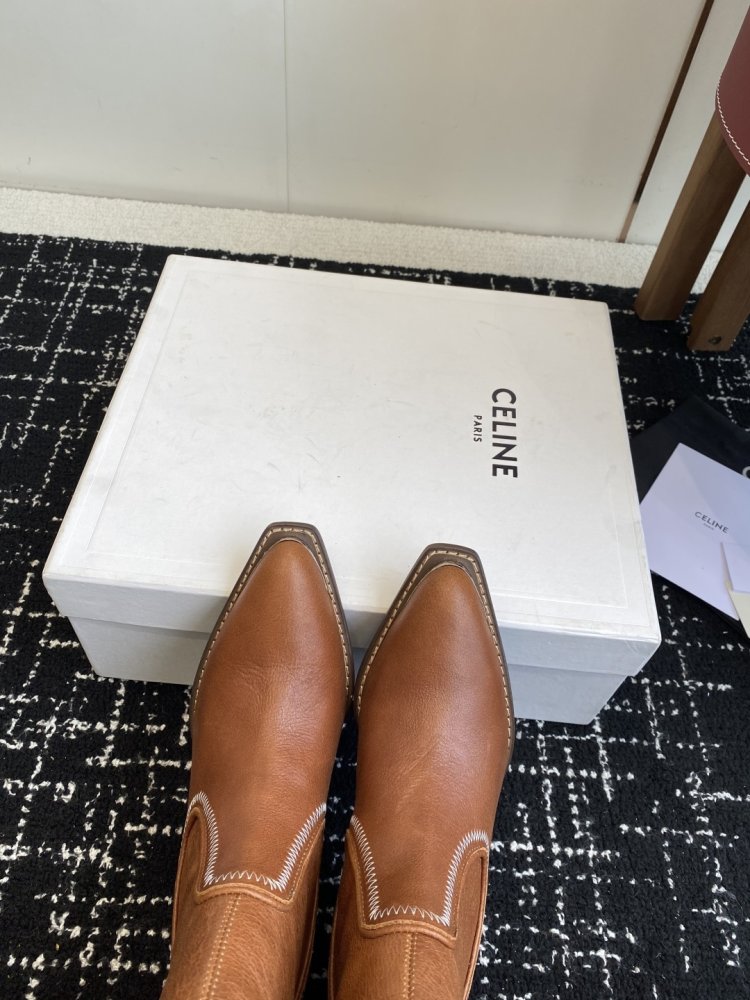 Чоботи жіночі шкіряні на масивному підборах з гострим носком фото 7