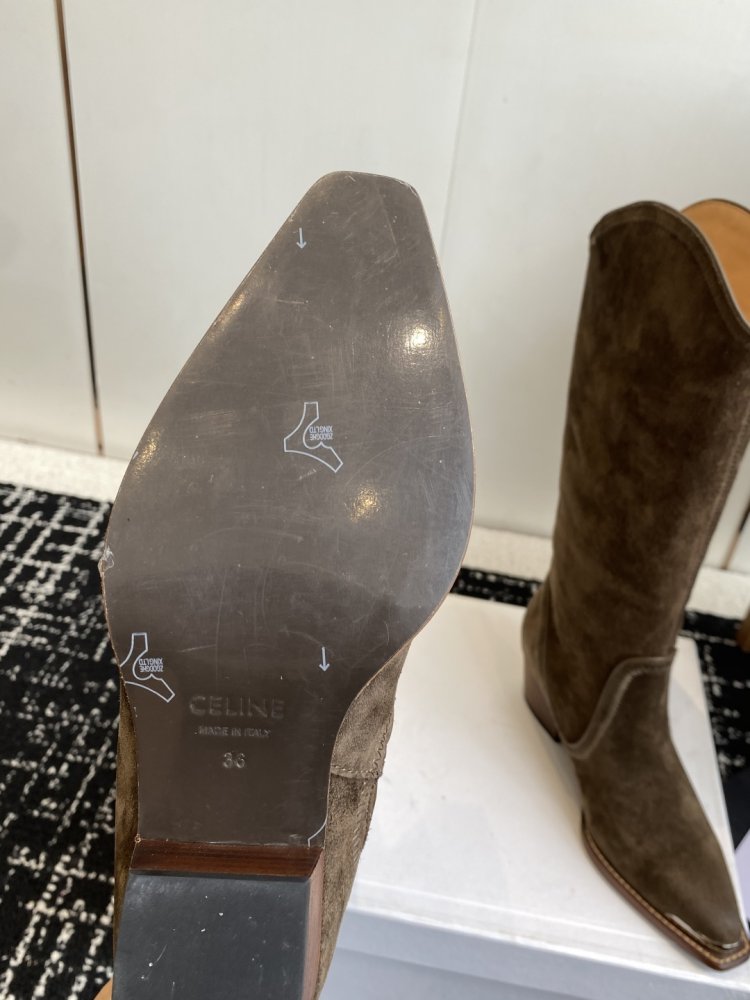 Сапоги женские кожаные на массивном каблуке с острым носком фото 9