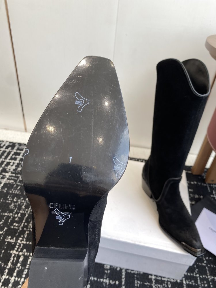Сапоги женские кожаные на массивном каблуке с острым носком фото 9