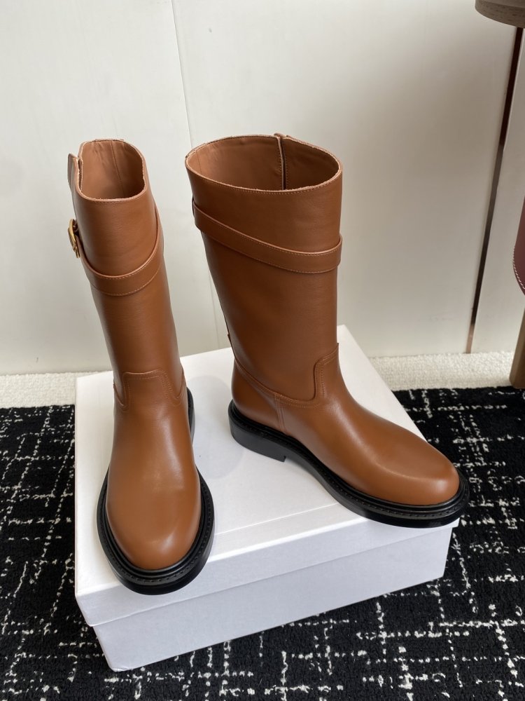 Boots women's leather at British style Arc de Triomphe фото 3