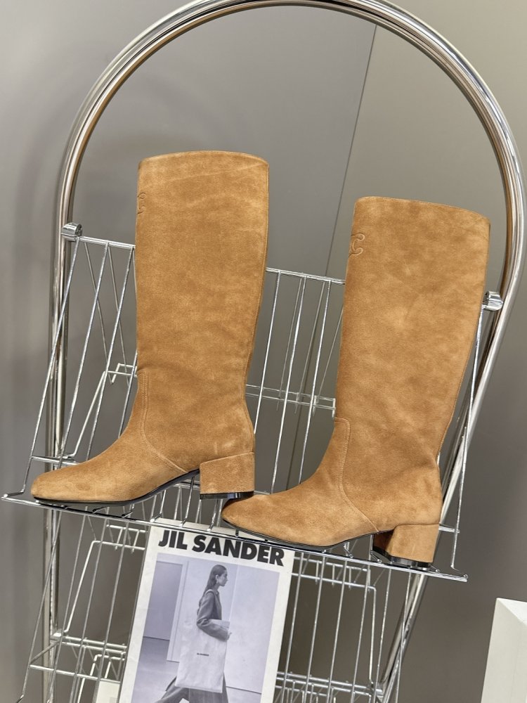 Чоботи жіночі шкіряні