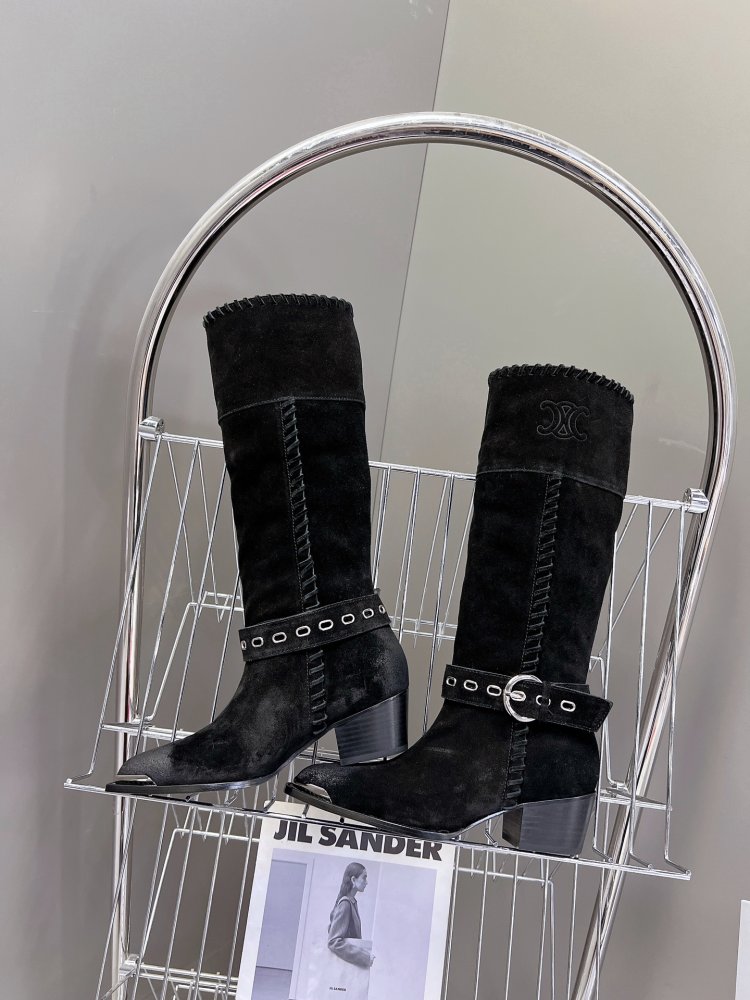 Чоботи жіночі шкіряні