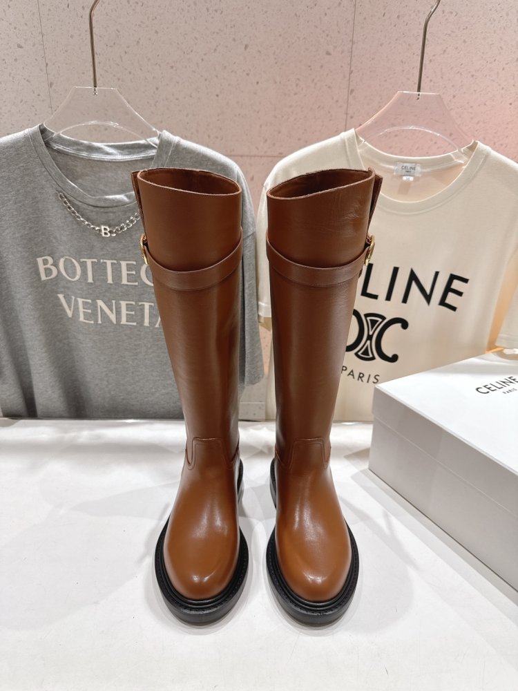 Чоботи жіночі шкіряні