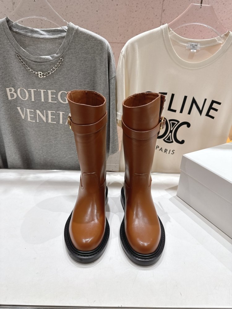 Чоботи жіночі шкіряні