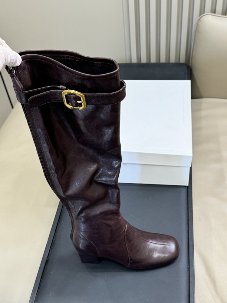 Чоботи жіночі шкіряні