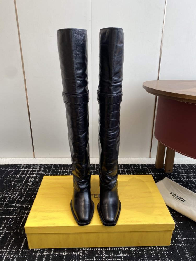 Сапоги женские кожаные