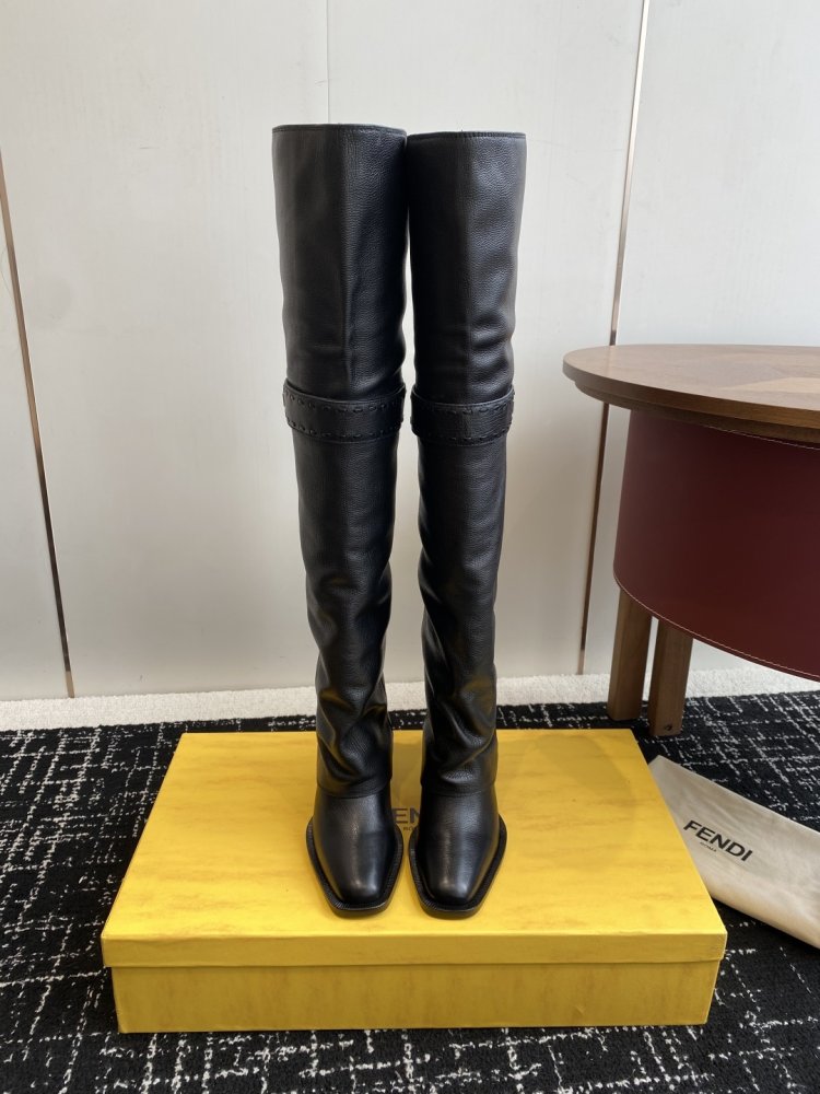 Сапоги женские кожаные