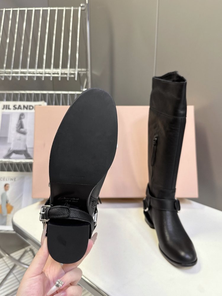 Boots women's leather фото 9