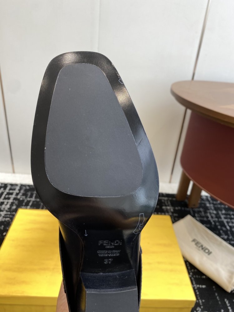 Сапоги женские кожаные фото 9