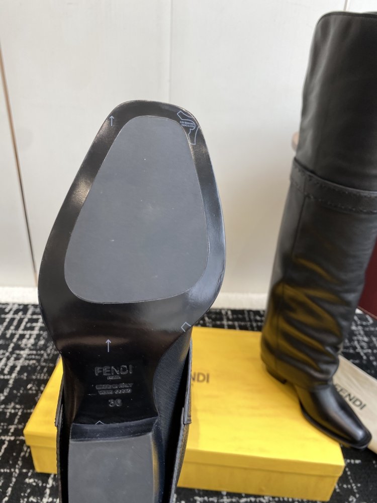 Сапоги женские кожаные фото 9