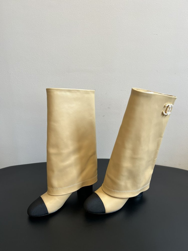 Чоботи жіночі на блочном підборах