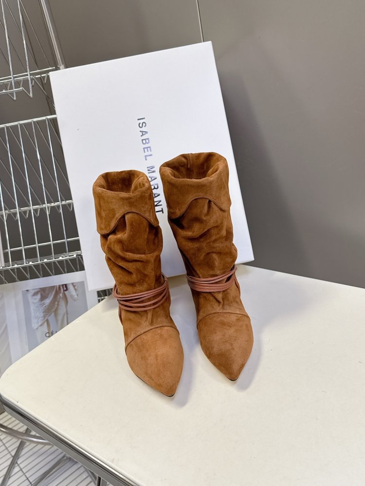 Сапоги женские на каблуке