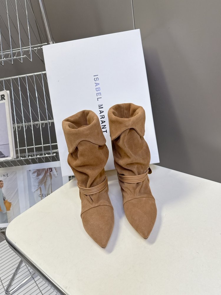 Сапоги женские на каблуке