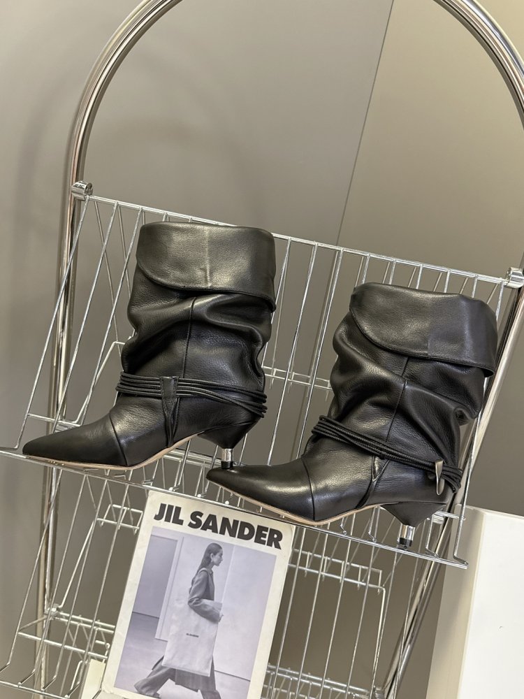 Сапоги женские на каблуке фото 6