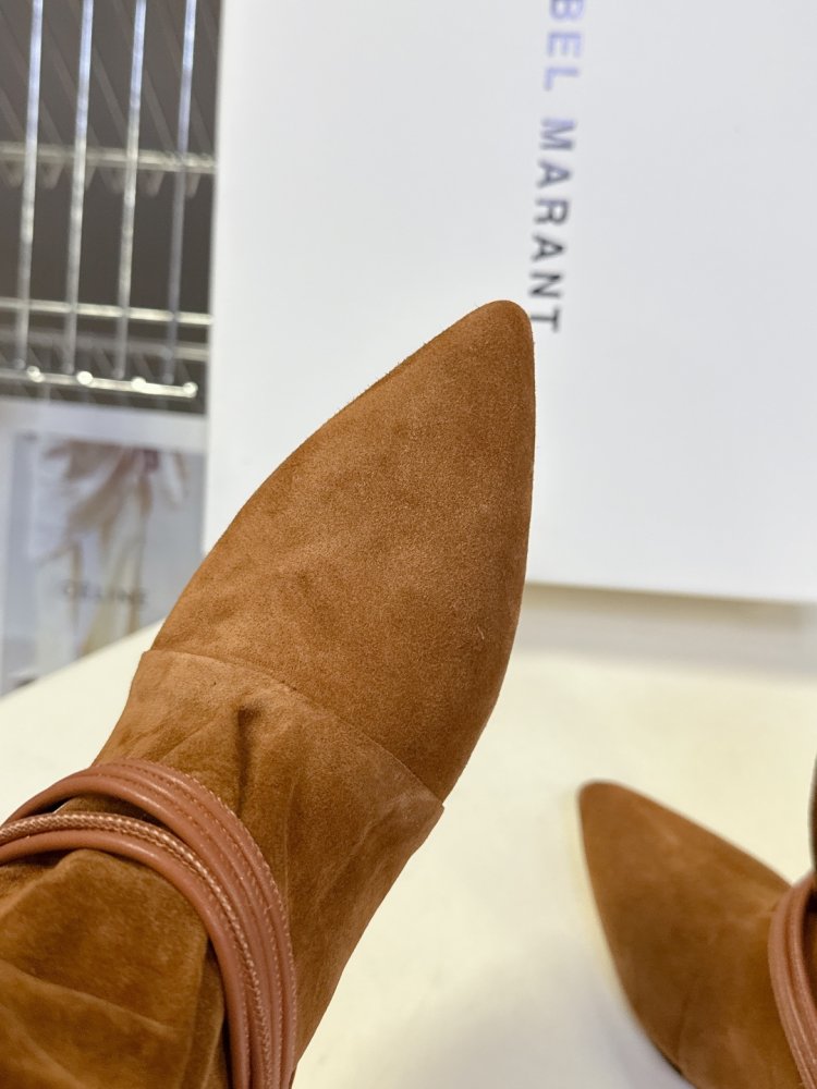 Сапоги женские на каблуке фото 8