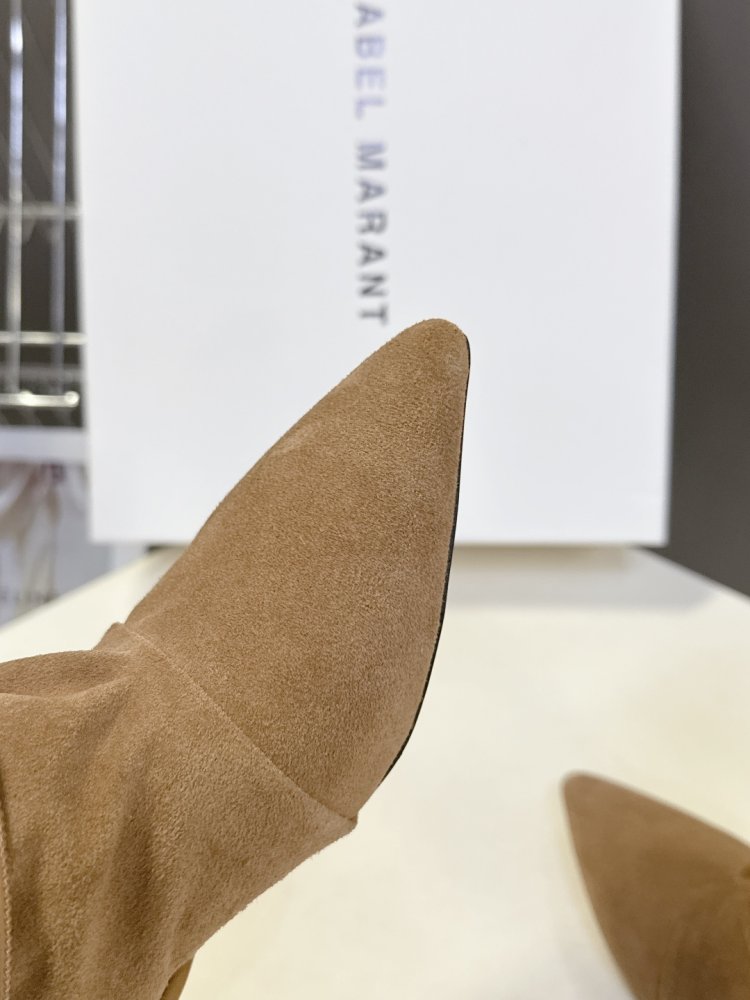 Сапоги женские на каблуке фото 8