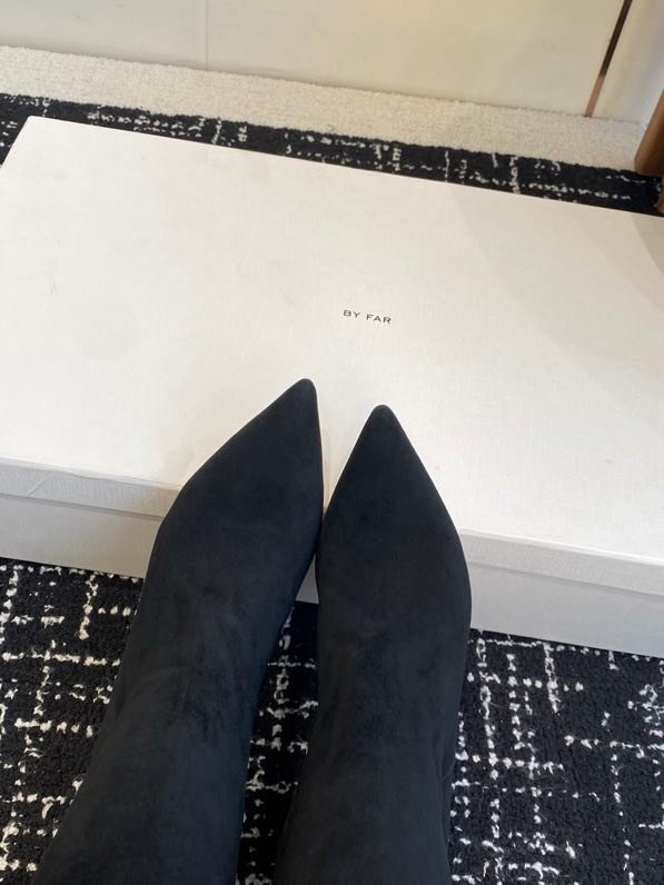 Сапоги женские на коротком каблуке фото 2