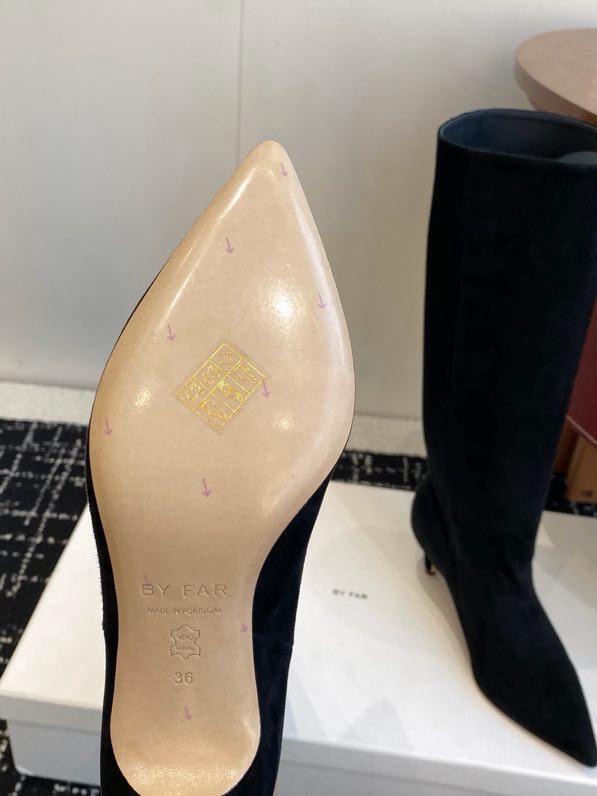 Сапоги женские на коротком каблуке фото 3