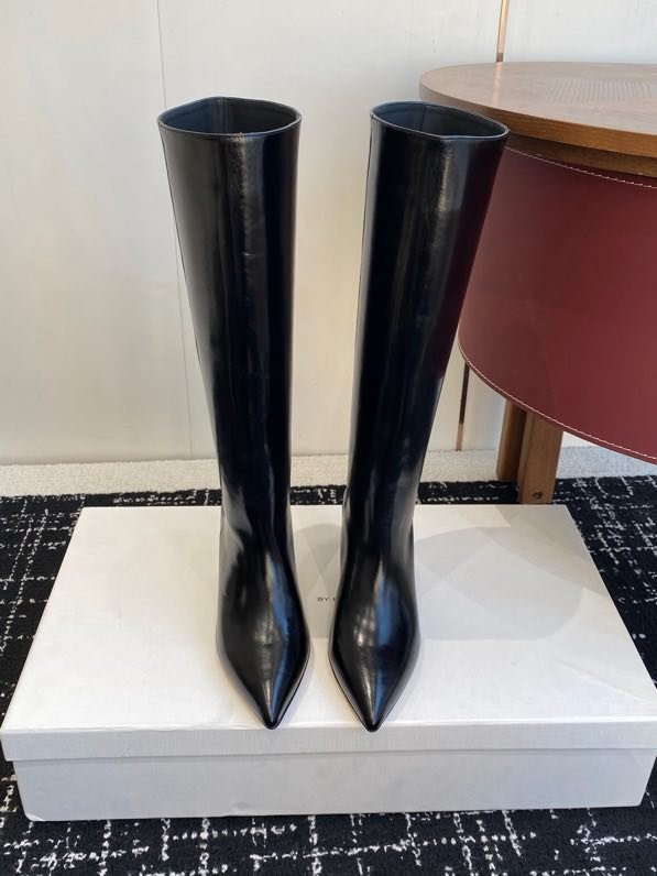 Сапоги женские на коротком каблуке фото 3